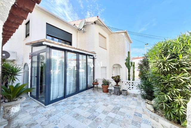 Casa-chalet en Alquiler en Cabo Cervera