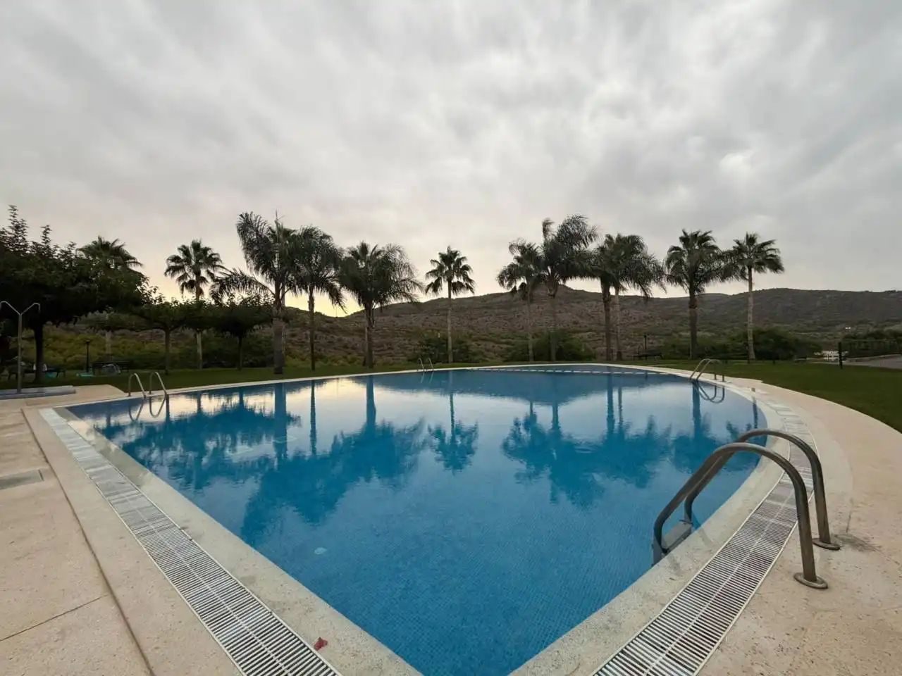 Swimming pool of Flat for sale in Oropesa del Mar / Orpesa  with Air Conditioner, Terrace and Storage room