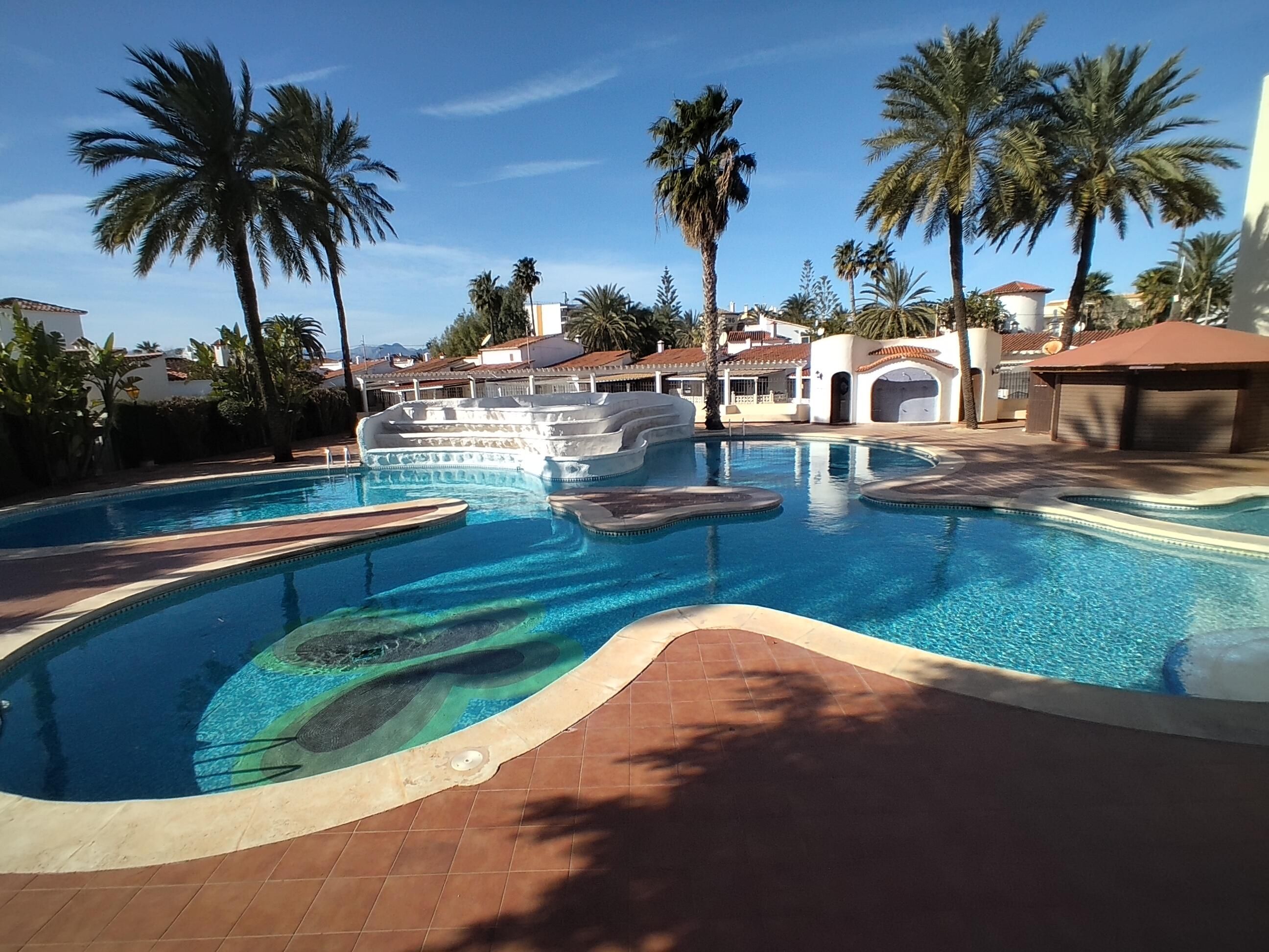 Piscina de Estudi en venda en Dénia amb Aire condicionat, Calefacció i Jardí privat