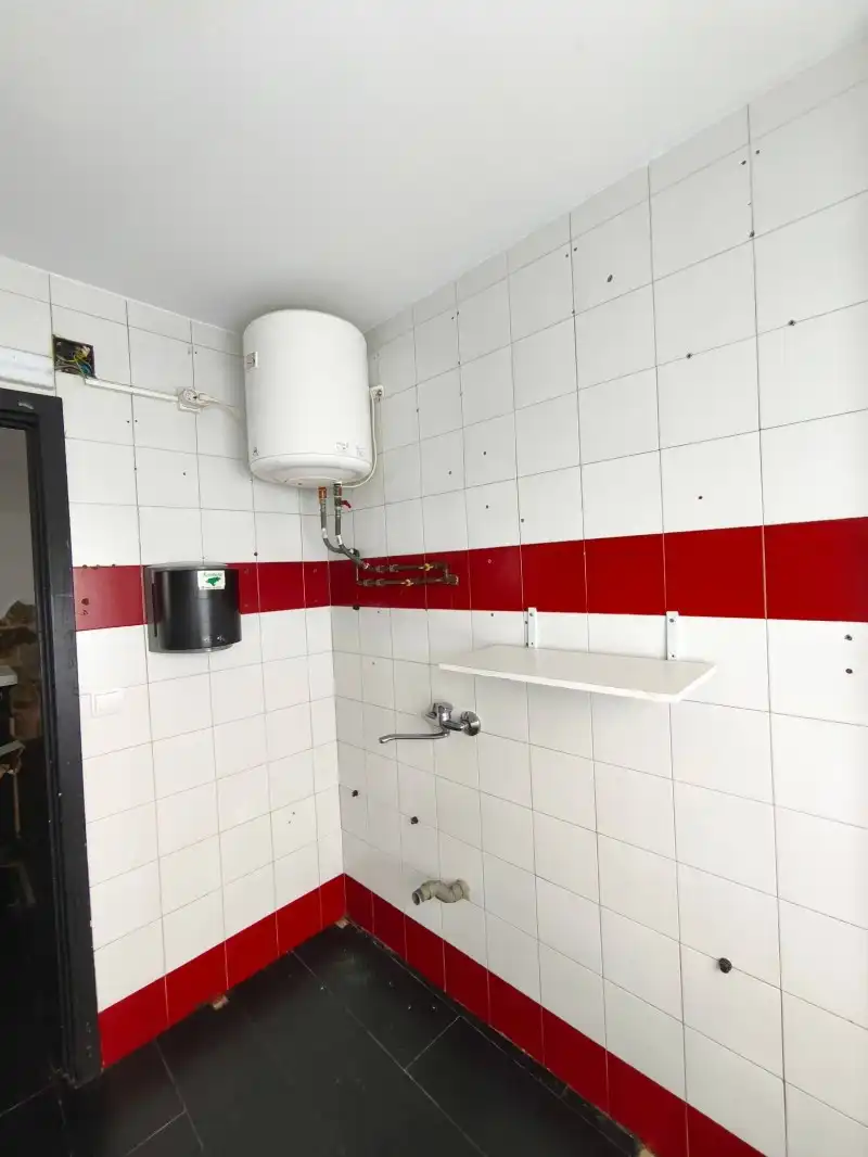 Business premises for sale in Alisal - San Román, imagen 5