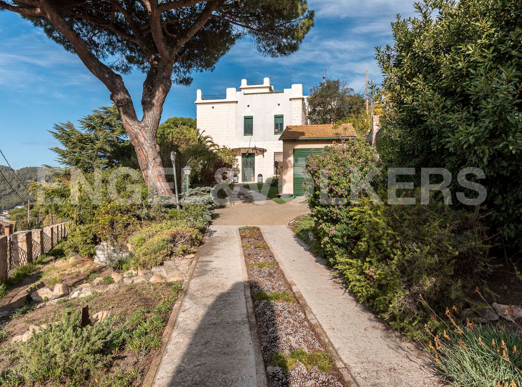 Vista exterior de Casa o xalet en venda en  Barcelona Capital amb Calefacció, Traster i Piscina