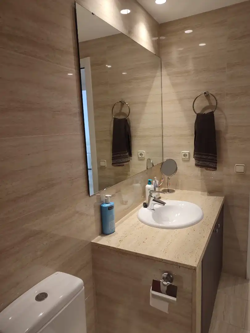 Badezimmer von Wohnungen zum Verkauf in L'Ampolla mit Klimaanlage, Heizung und Terrasse