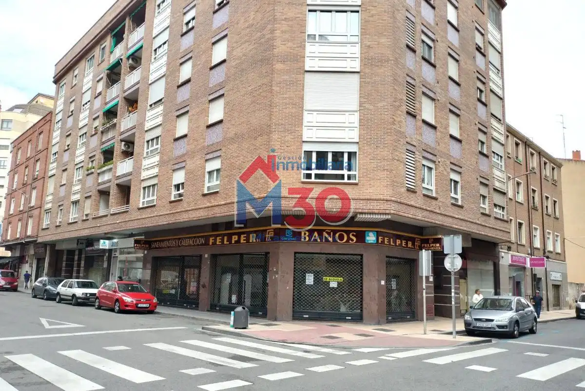 Business premises to rent in Centro
