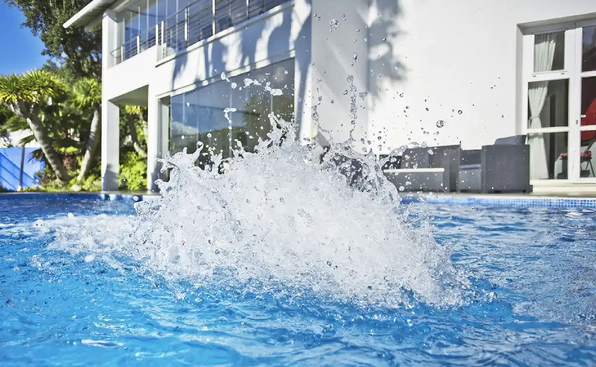 Piscina de Casa o chalet en venta en Marbella con Aire acondicionado, Jardín privado y Terraza
