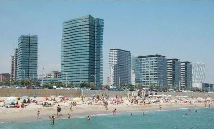 Vista exterior de Apartament en venda en  Barcelona Capital amb Aire condicionat, Terrassa i Traster