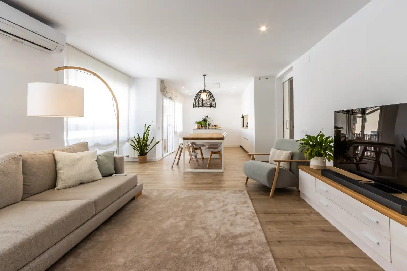 Living room of Flat for sale in Terrassa  with Air Conditioner, Heating and Parquet flooring