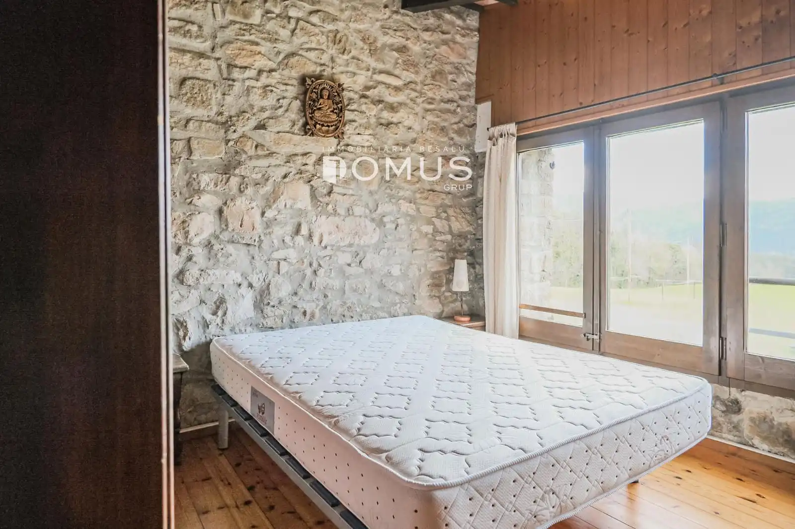 Habitación de Finca rústica en venta en Santa Pau con Calefacción, Parquet y Piscina