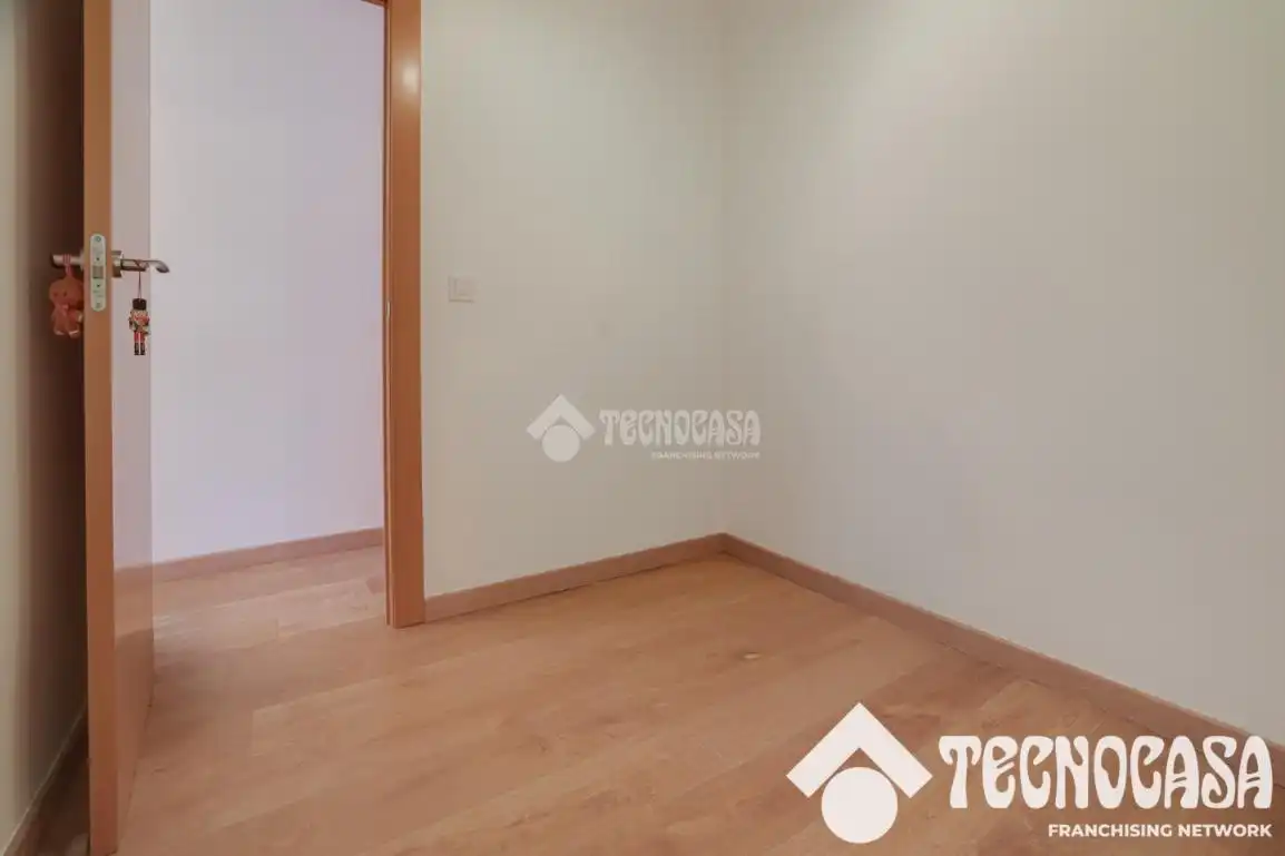 Habitación de Piso en venta en Santa Coloma de Gramenet con Aire acondicionado, Parquet y Terraza