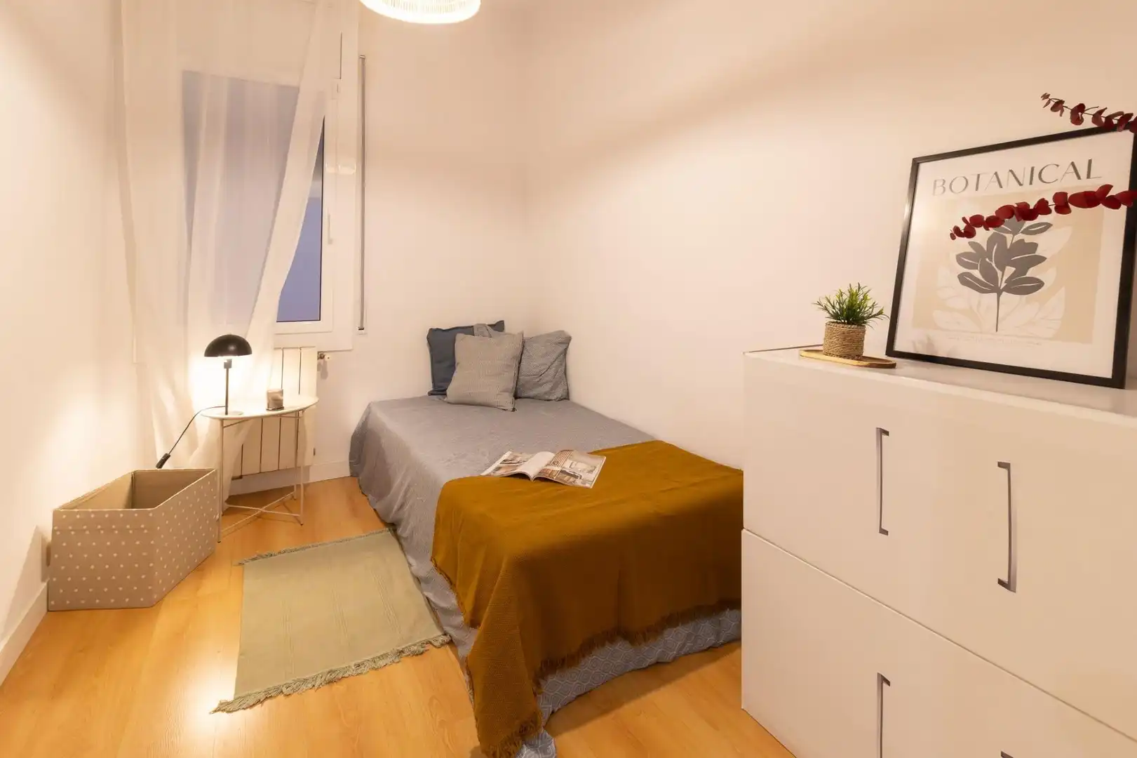 Habitación de Piso en venta en Barcelona con Calefacción, Parquet y Terraza