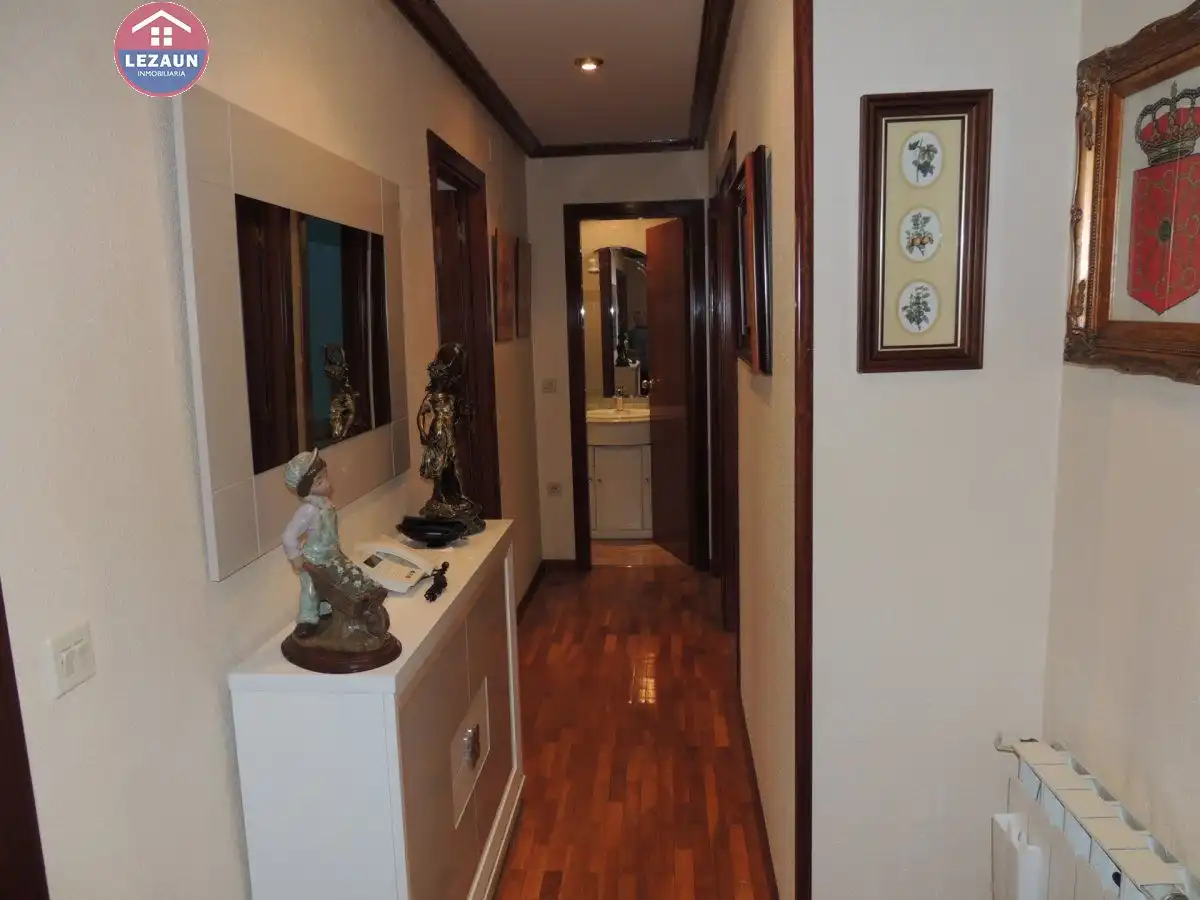 Flat for sale in Funes  with Air Conditioner, Heating and Parquet flooring