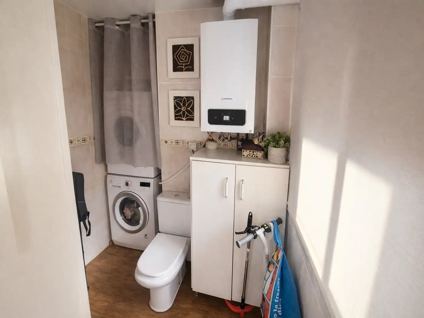 Baño de Piso en venta en Ripollet con Calefacción y Amueblado