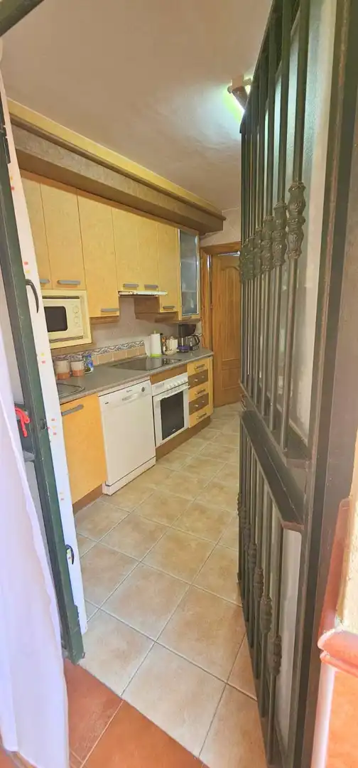 Cuina de Casa o xalet en venda en Vélez-Málaga amb Aire condicionat, Calefacció i Terrassa