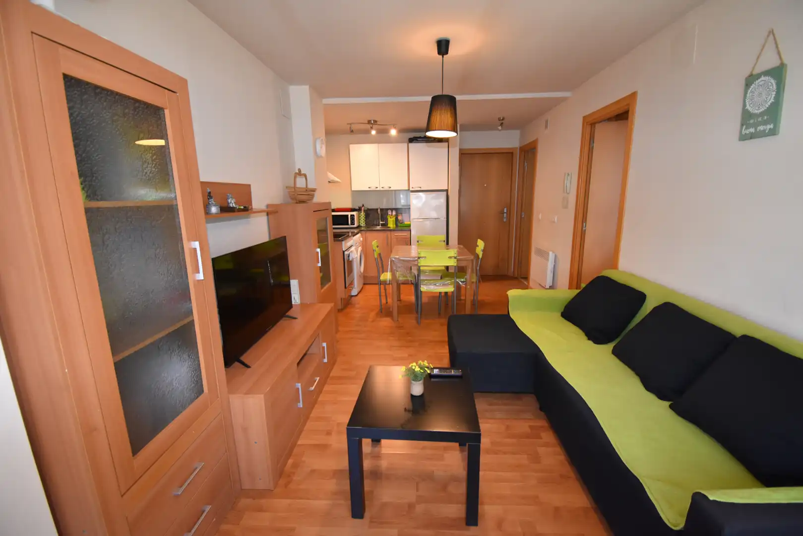 Sala de estar de Apartamento en venta en Val de San Vicente  con Calefacción, Parquet y Amueblado