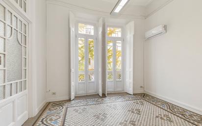 Flat for sale in  Granada Capital  with Air Conditioner, Storage room and Balcony