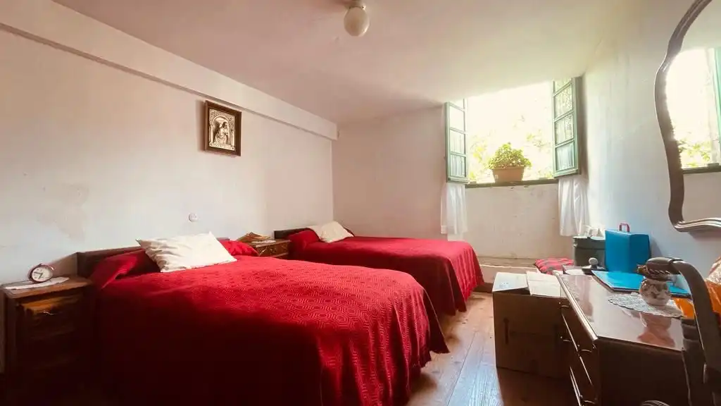 Schlafzimmer von Einfamilien-Reihenhaus zum Verkauf in Elduain mit Abstellraum