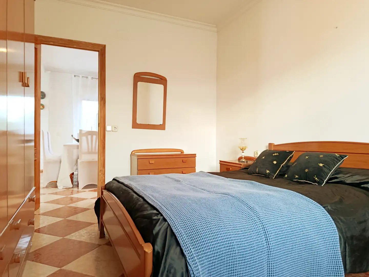 Schlafzimmer von Country house zum Verkauf in Hinojos mit Privatgarten, Terrasse und Schwimmbad