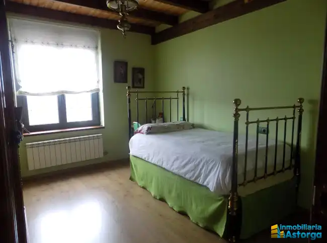 Habitación de Casa o chalet en venta en Villaobispo de Otero con Jardín privado y Parquet