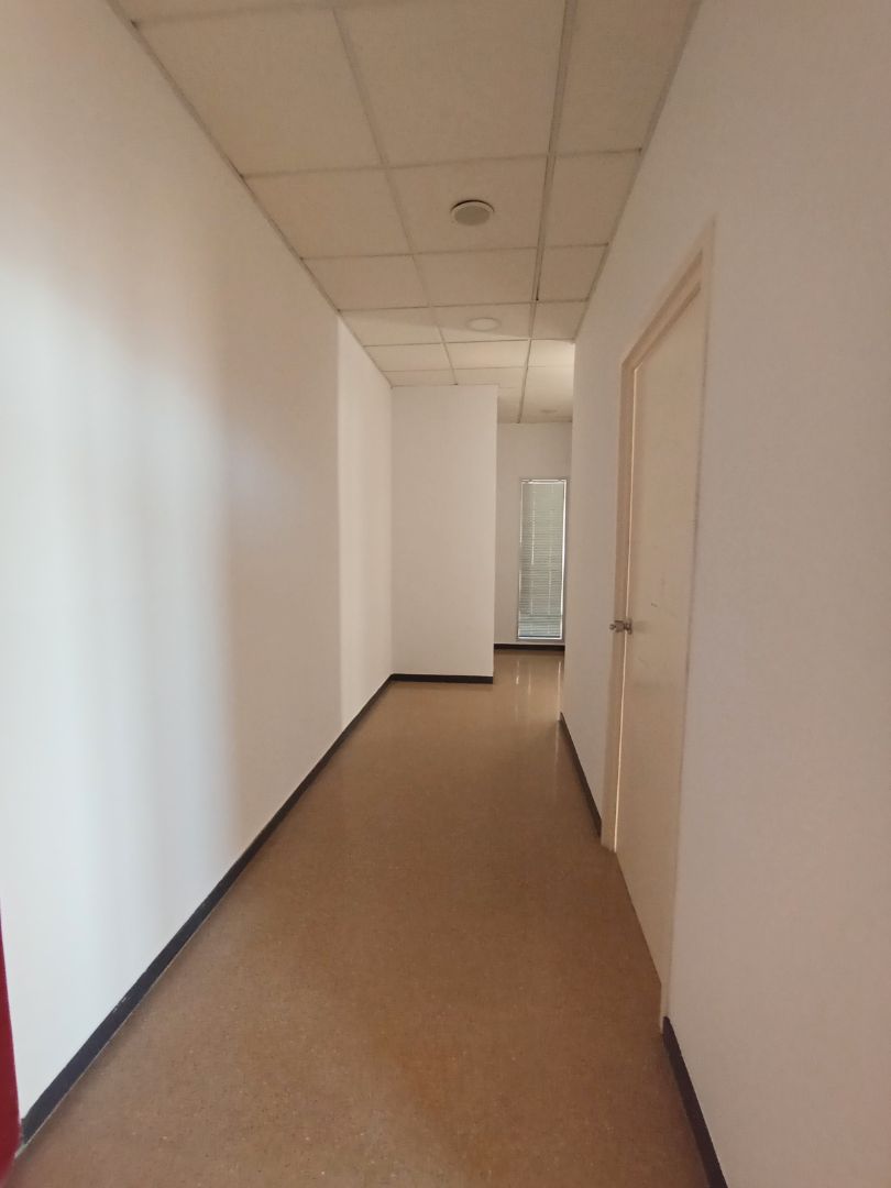 Office to rent in Cornellà de Llobregat