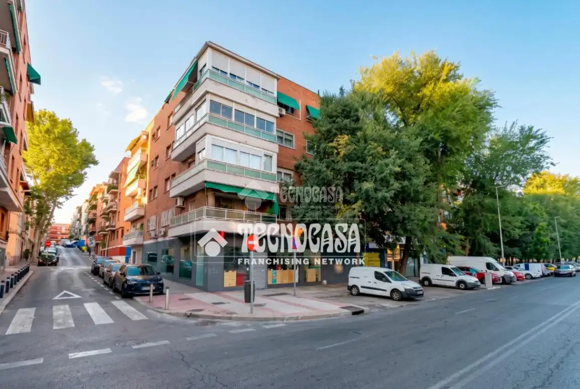 Pis amb terrassa en venda a Ciudad Lineal