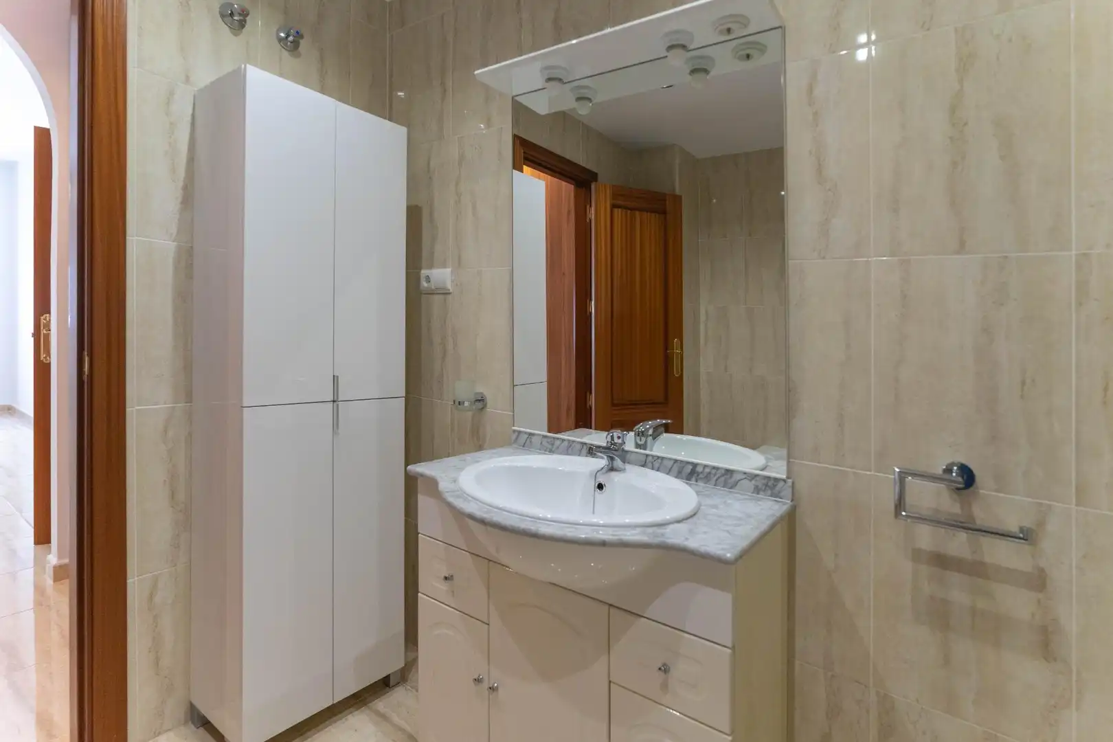 Bathroom of Flat for rent in Alhaurín El Grande  with Air Conditioner, Heating and Furnished