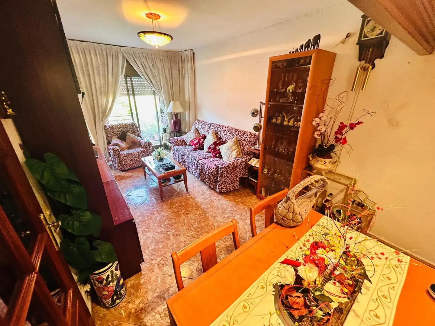 Sala de estar de Piso en venta en L'Hospitalet de Llobregat con Amueblado y Balcón