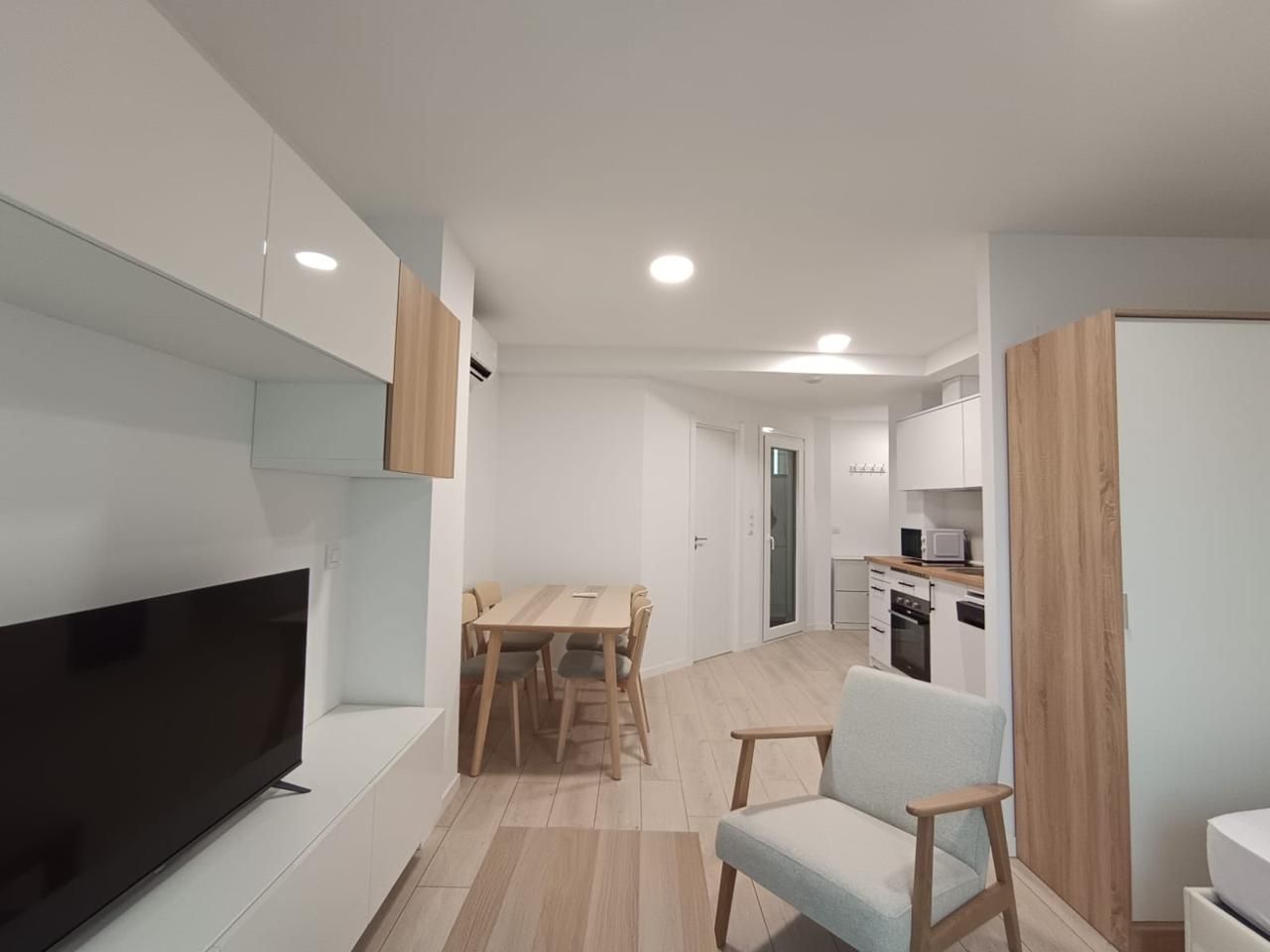 Living room of Study to rent in  Madrid Capital  with Air Conditioner, Heating and Terrace