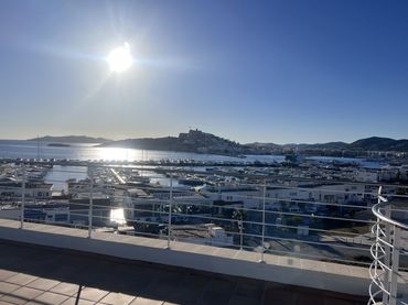 Àtic amb balcó en venda a avda 8 de agosto