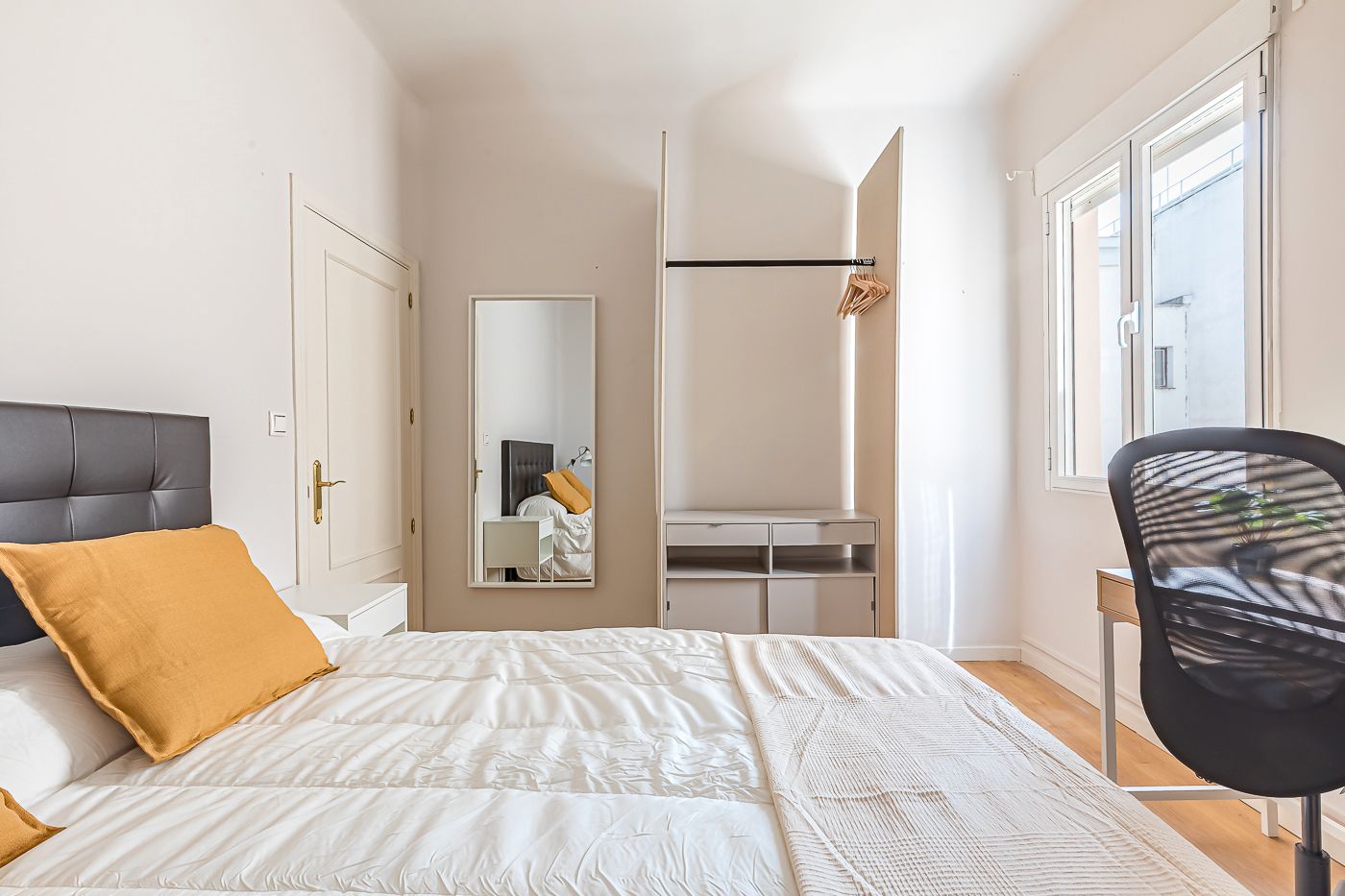 Bedroom of Flat to share in  Madrid Capital  with Air Conditioner, Heating and Furnished