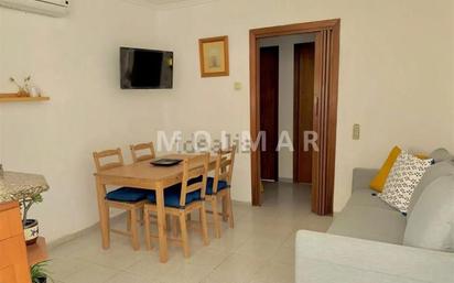 Living room of Flat for sale in  Valencia Capital  with Heating and Alarm