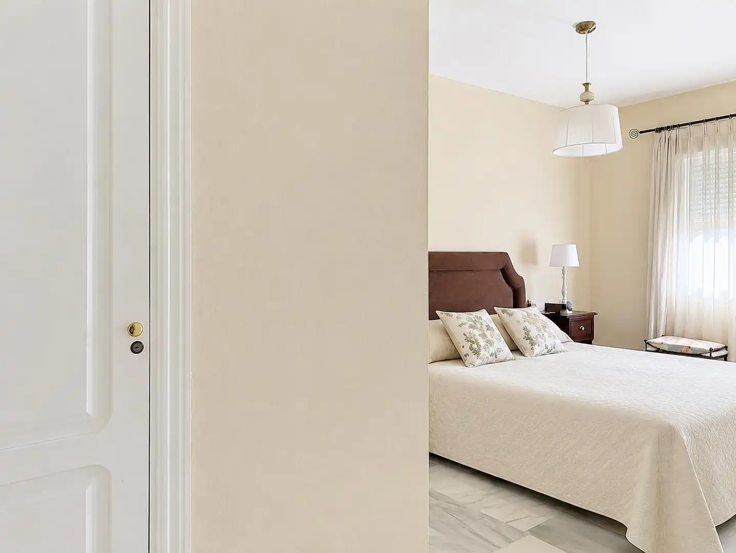 Habitación de Piso en venta en Manilva con Terraza, Trastero y Horno