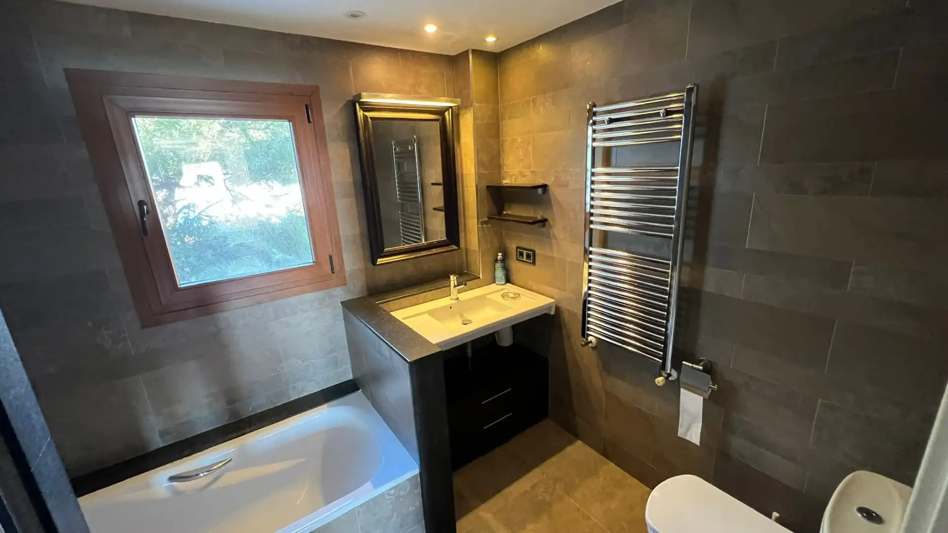 Badezimmer von Wohnung zur Miete in Gavà mit Heizung, Parkett und Terrasse
