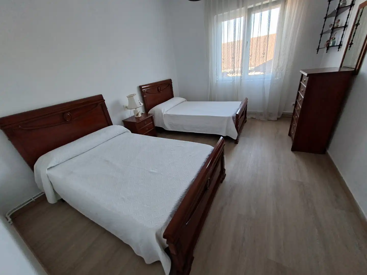 Habitación de Piso en venta en Pravia con Calefacción, Trastero y Amueblado