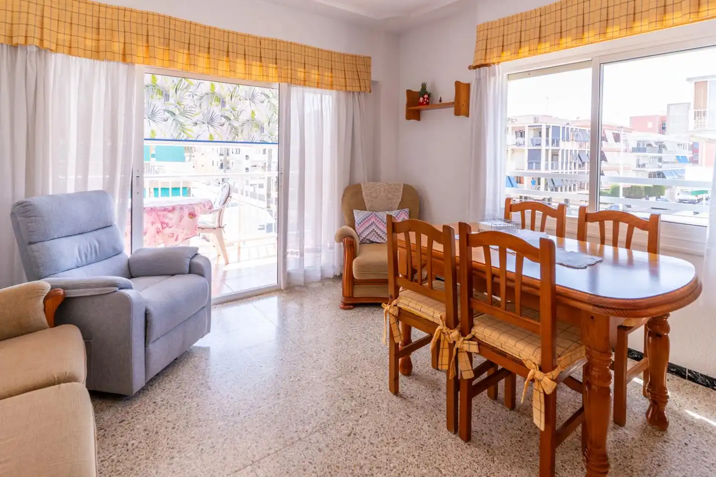 Comedor de Piso en venta en Santa Pola con Terraza, Trastero y Amueblado
