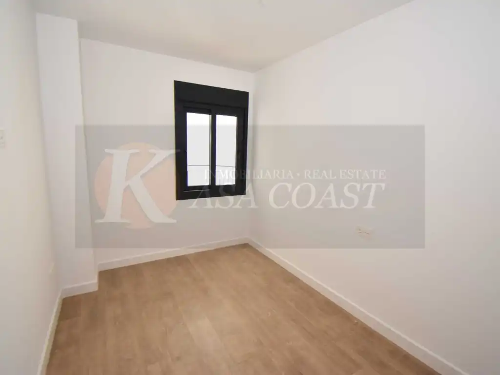 Habitación de Piso en venta en Fuengirola con Aire acondicionado y Terraza