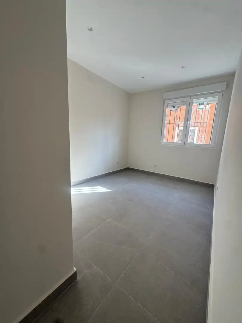 Habitación de Planta baja en venta en Loeches con Calefacción