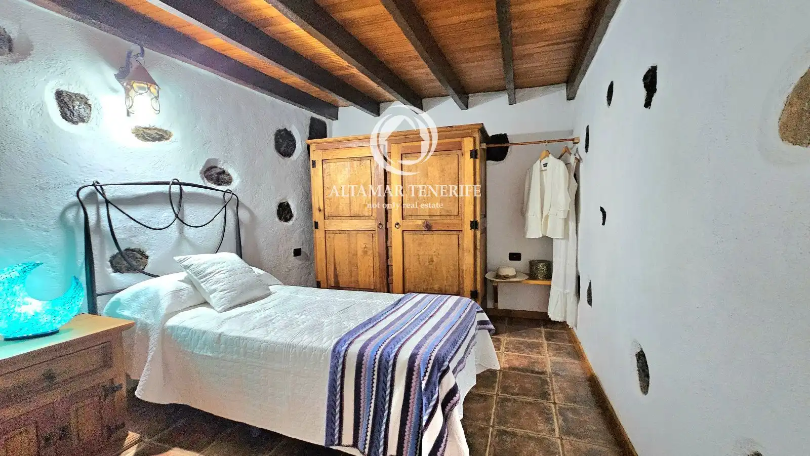 Habitación de Casa adosada en venta en Santiago del Teide con Terraza, Trastero y Amueblado