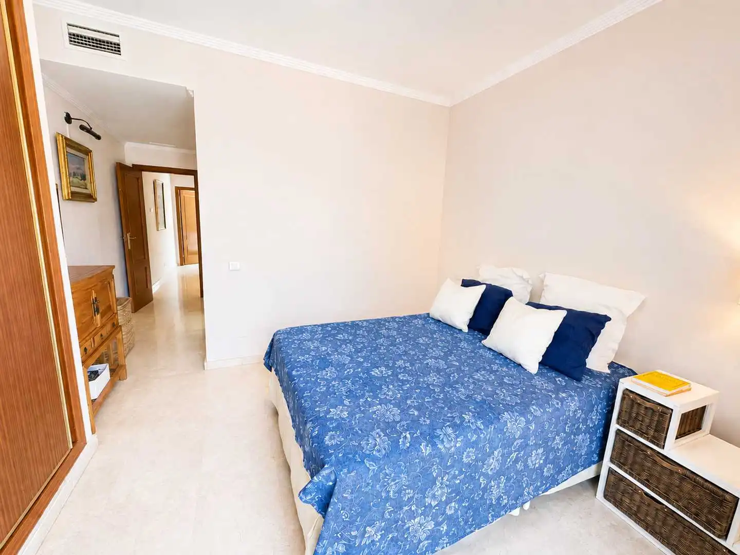 Habitación de Dúplex en venta en Manilva con Aire acondicionado, Calefacción y Terraza