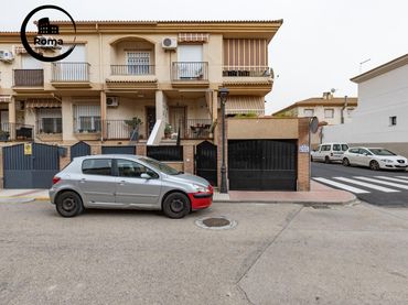Casa bifamiliare con balcone in vendita a Cármenes - Ríos