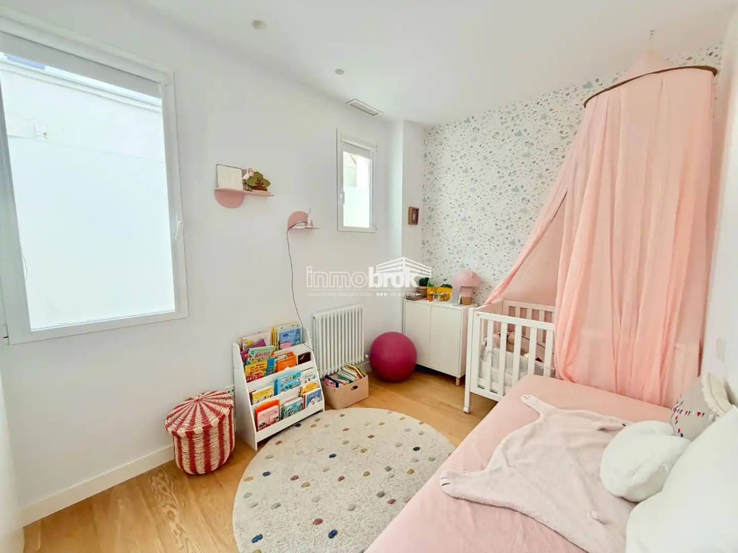 Schlafzimmer von Dachboden zur Miete in Madrid mit Terrasse und Abstellraum