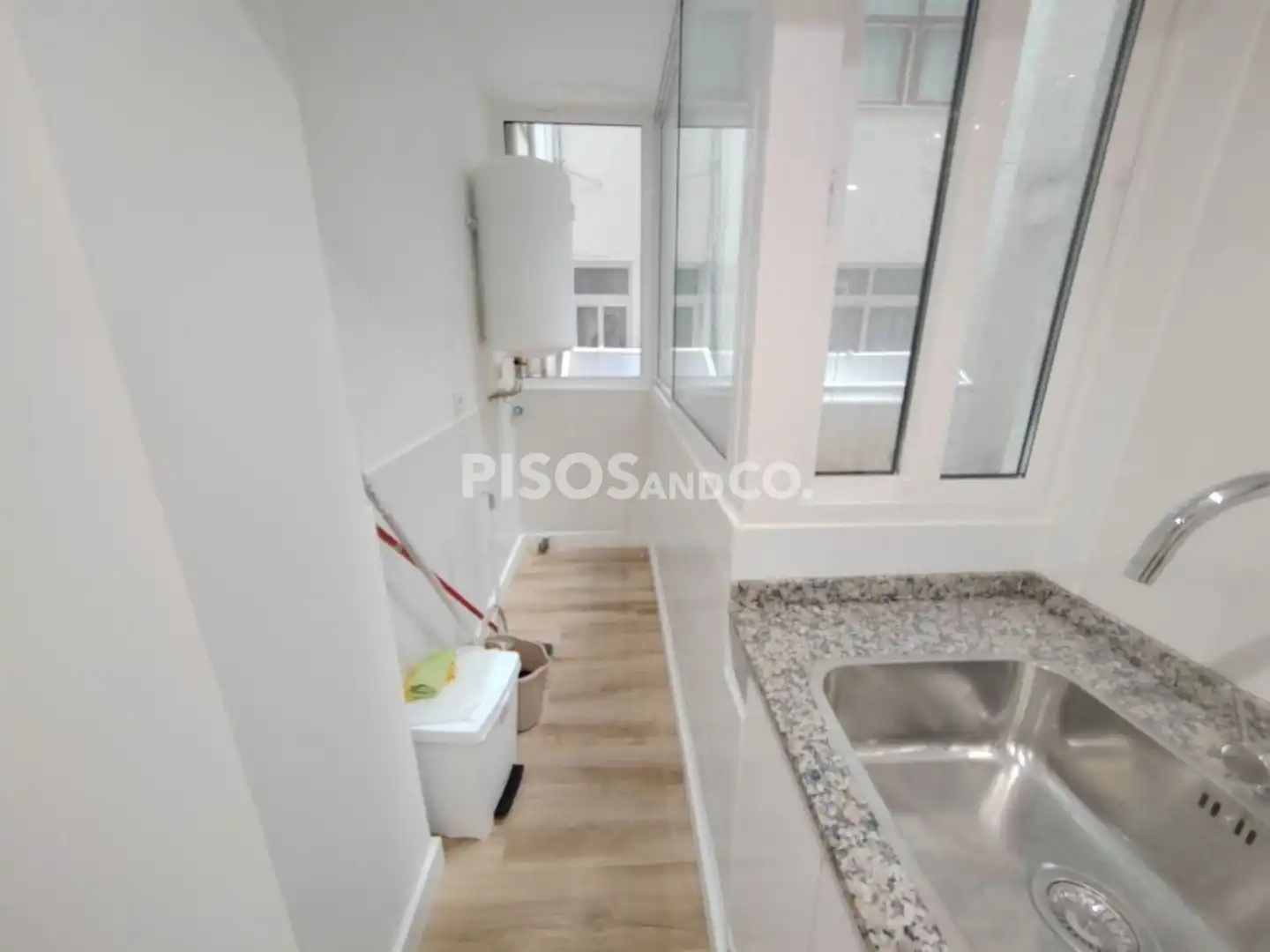 Terrassa de Pis en venda en A Coruña Capital  amb Moblat