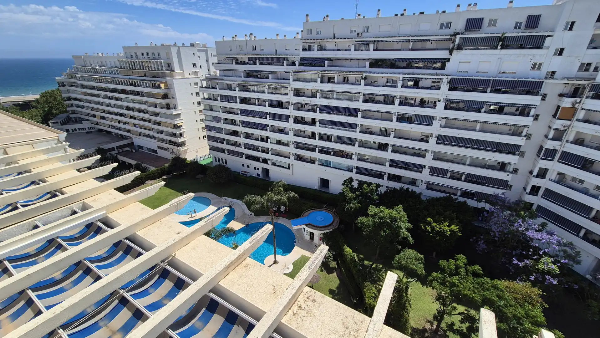Vista exterior de Ático de alquiler en Marbella con Aire acondicionado, Terraza y Trastero