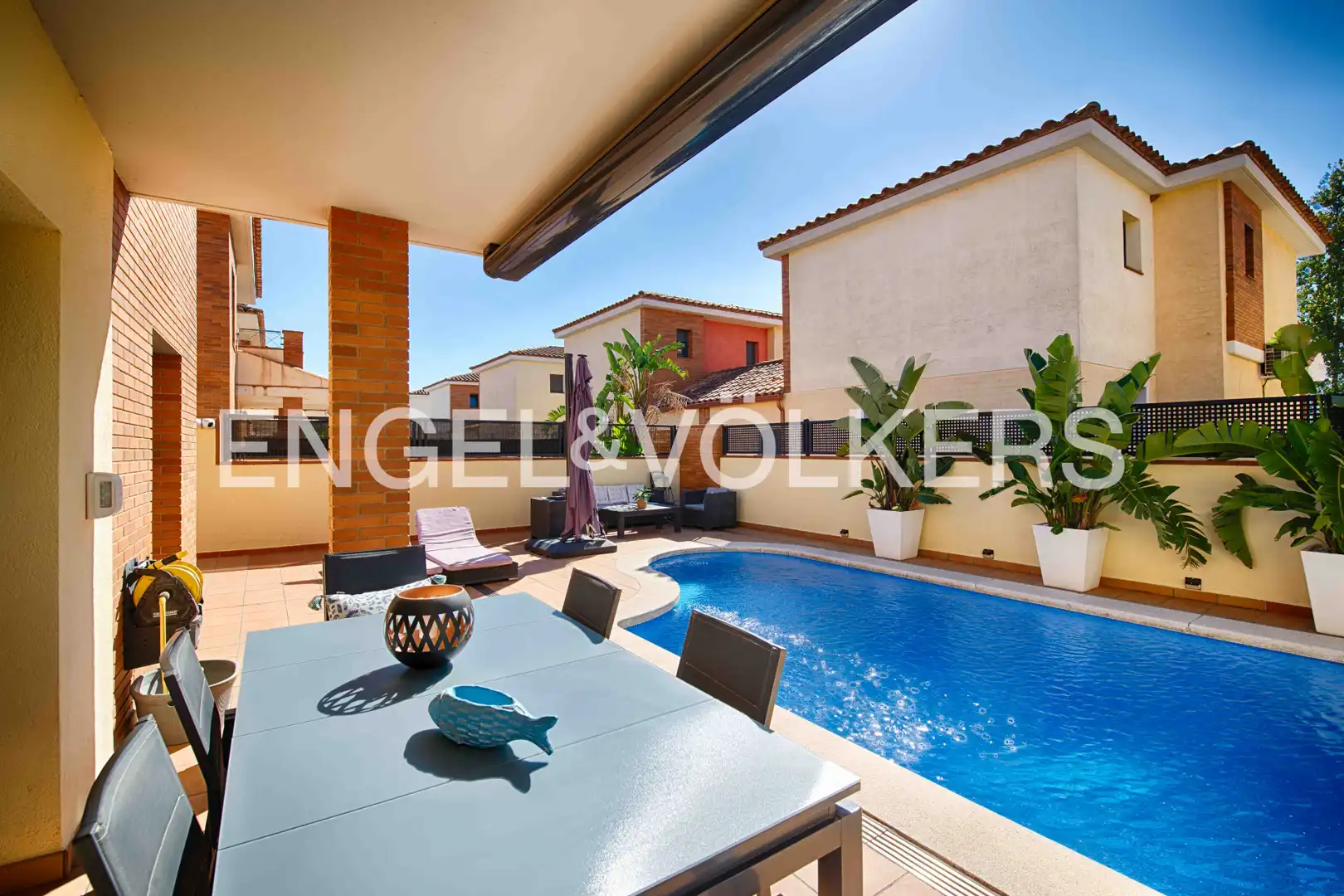 Villa mit Pool zum Verkauf in Sector Mestral