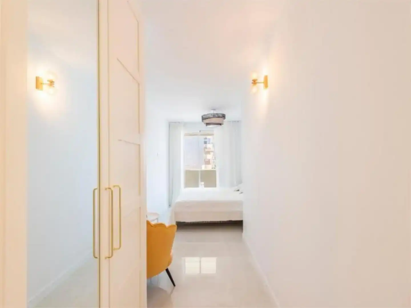 Schlafzimmer von Wohnung zur Miete in Marbella mit Klimaanlage, Schwimmbad und Balkon