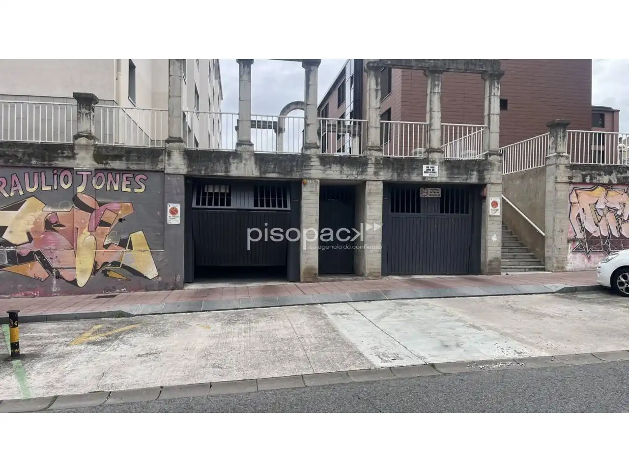 Aparcament en venda a Avenida Deportes 10