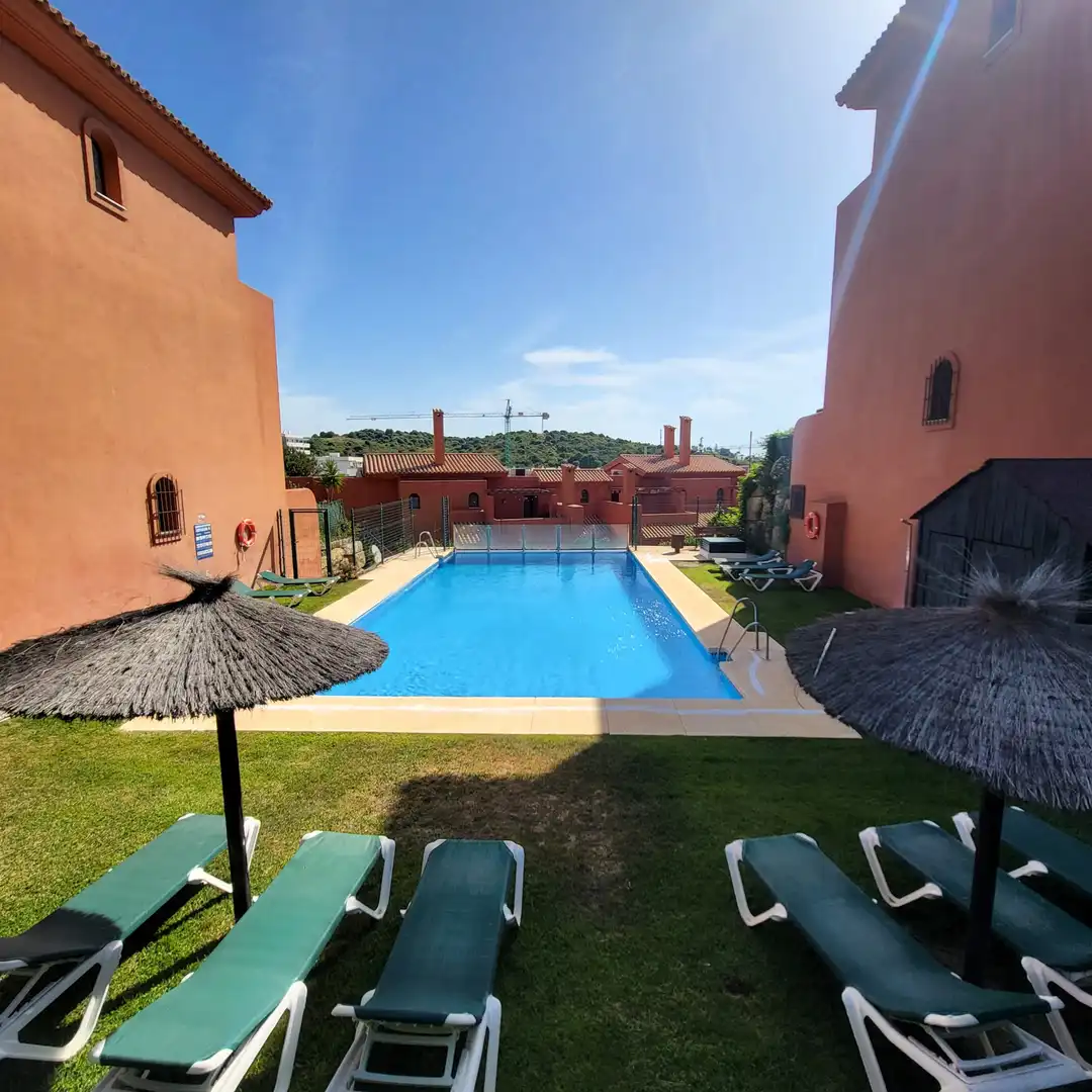 Piscina de Àtic en venda en Estepona amb Aire condicionat, Terrassa i Traster