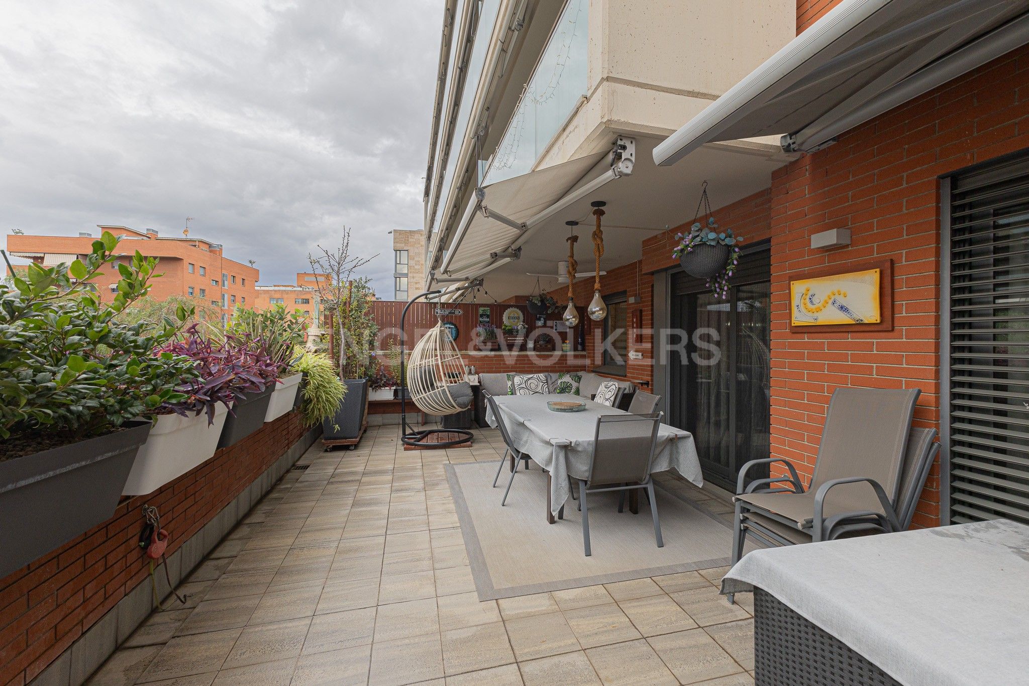 Terrassa de Dúplex en venda en Cornellà de Llobregat amb Aire condicionat, Calefacció i Terrassa