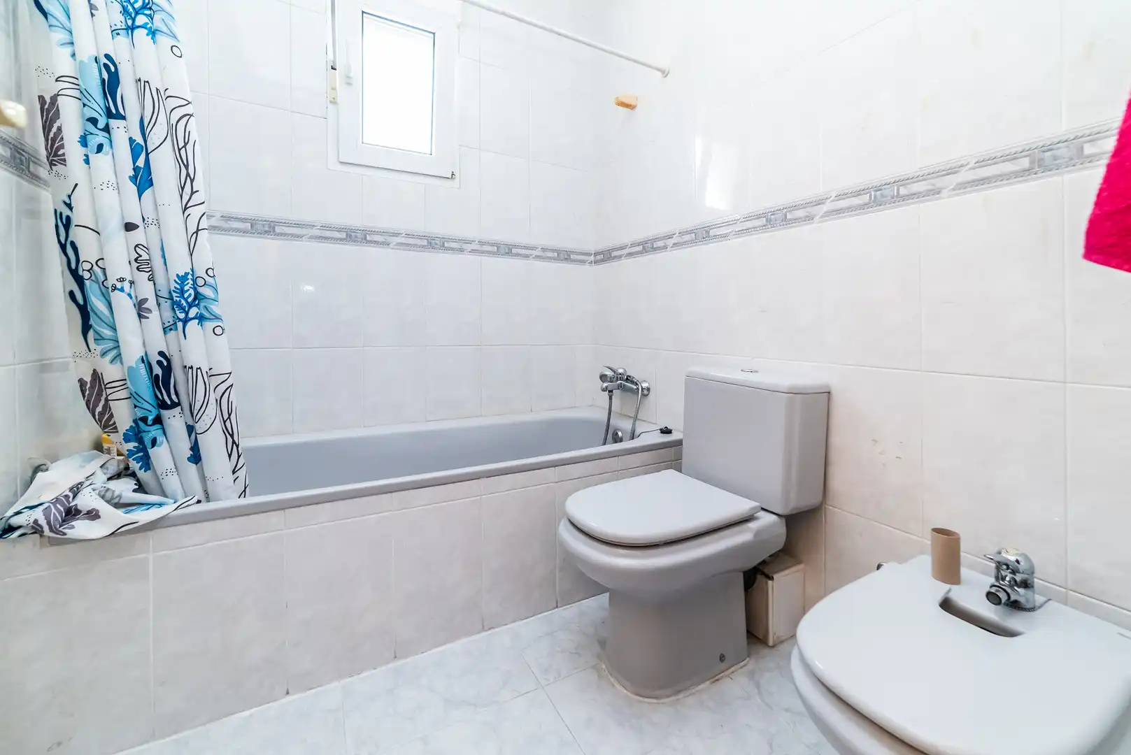 Bany de Casa o xalet en venda en Galapagar amb Aire condicionat, Calefacció i Jardí privat