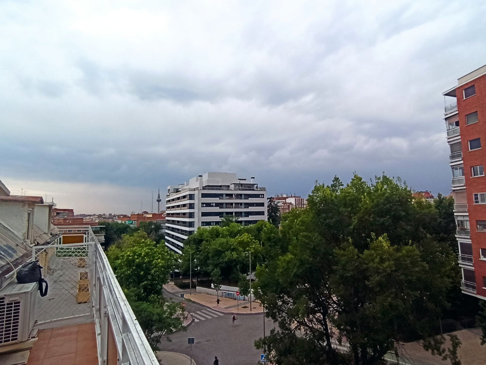 Exterior view of Attic to rent in  Madrid Capital  with Air Conditioner, Heating and Parquet flooring