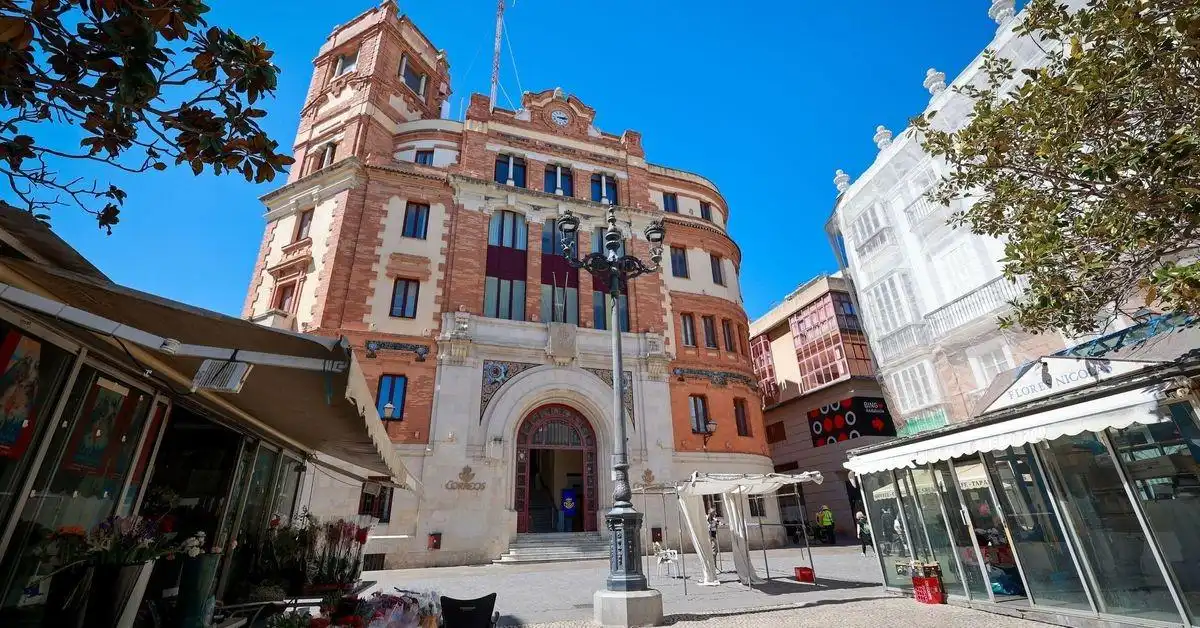 Vista exterior de Garatge en venda en Cádiz
