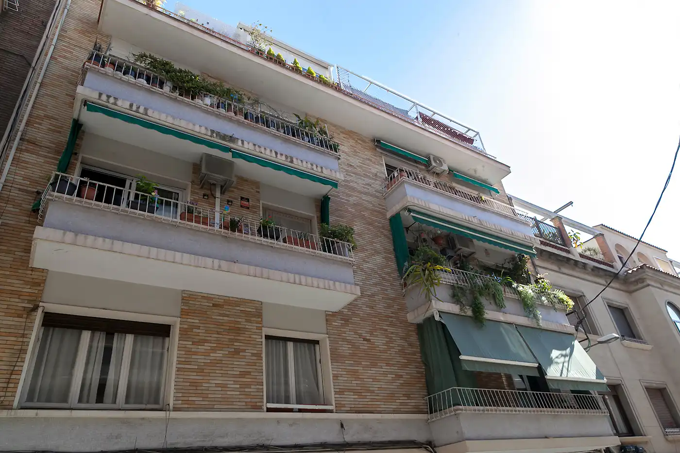 Außenansicht von Wohnung zum Verkauf in Barcelona mit Klimaanlage, Heizung und Terrasse